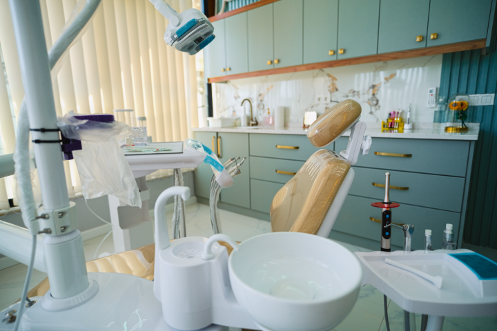 Santes Ağız ve Diş Sağlığı Polikliniği ile Gülüşünüze Yeniden Hayat Verin